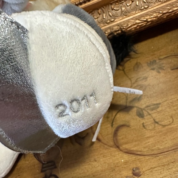 RARE 2011 Disney Store Ice Skating Eeyore Winter Coat Plush Limited Edition HTF - Picture 7 of 13